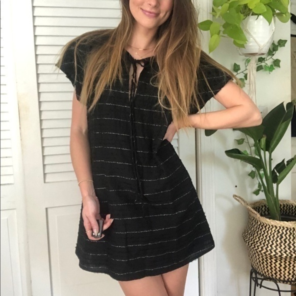 NWT Tularosa Flutter Sleeve Mini Shift Dress